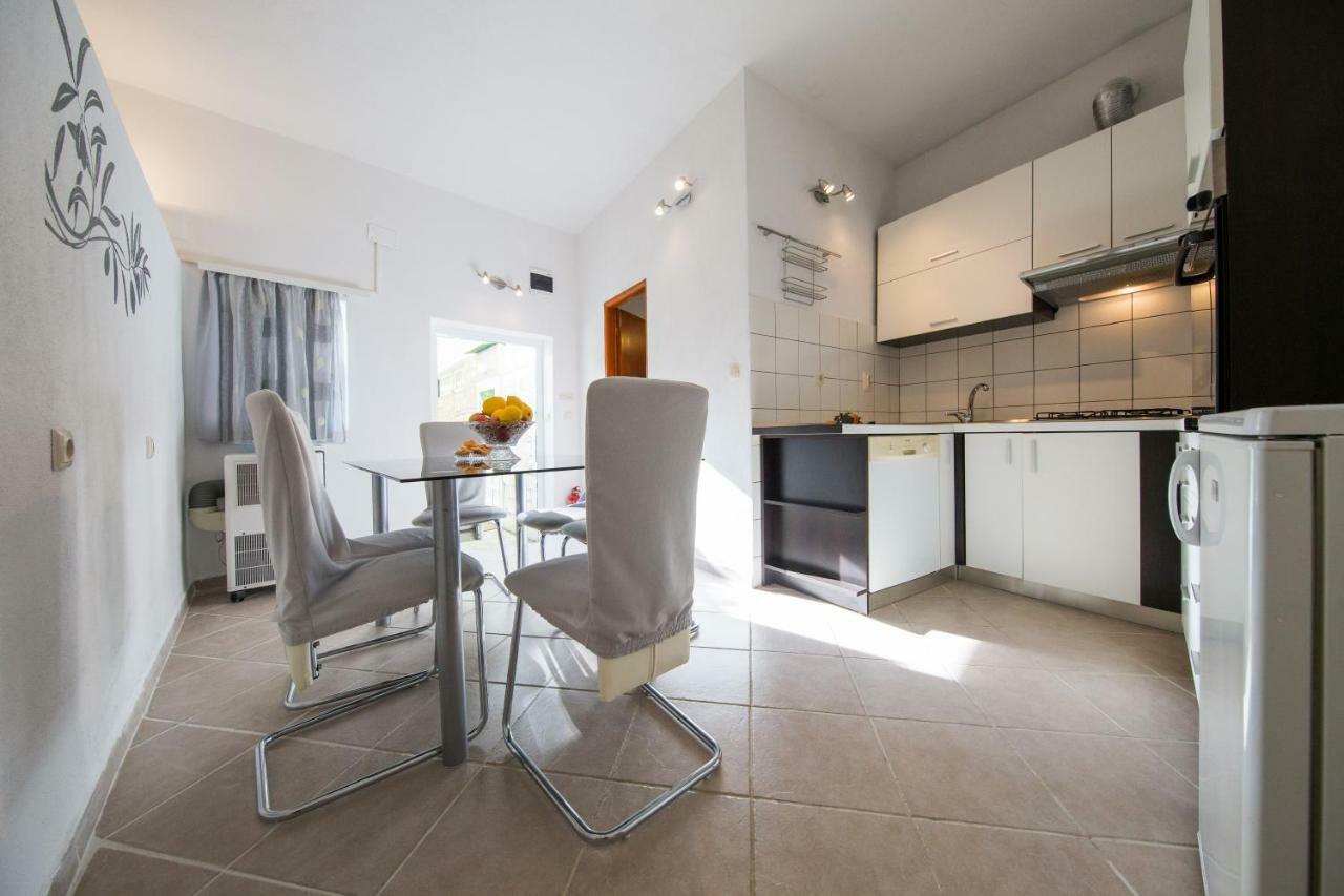 Strma Apartments Vis Kültér fotó
