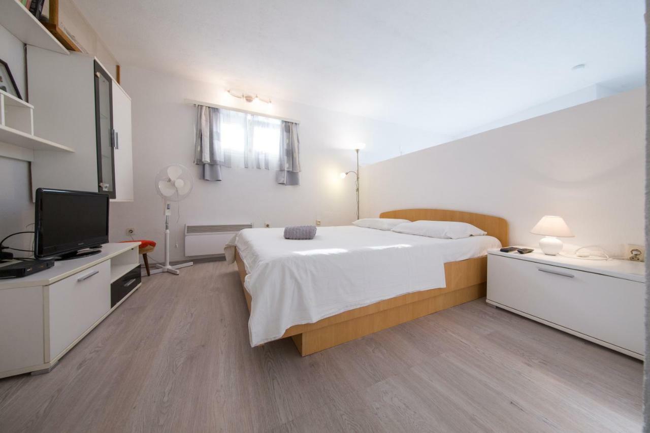 Strma Apartments Vis Kültér fotó